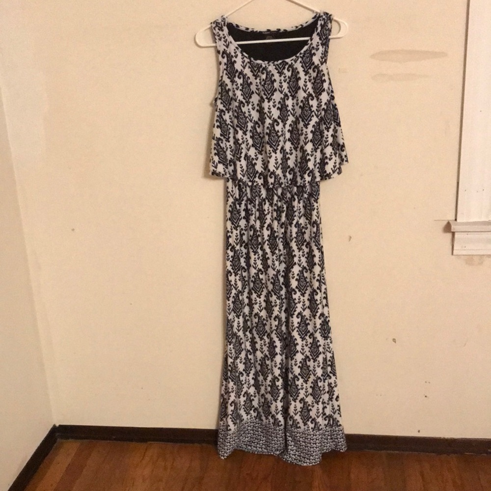 ROBERT LOUIS lady’s long dress